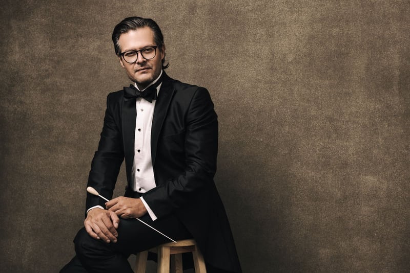 Natanael Espinoza, direcció