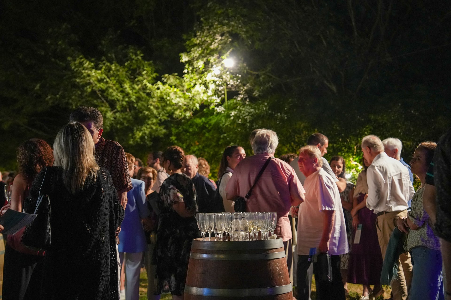 Públic socialitzant després d'un concert